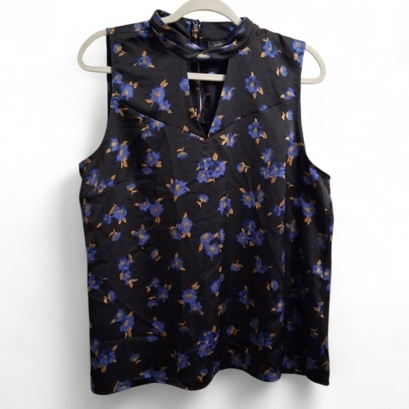 Halogen 1X Silky Black Floral Blouse - Picture 2 of 3